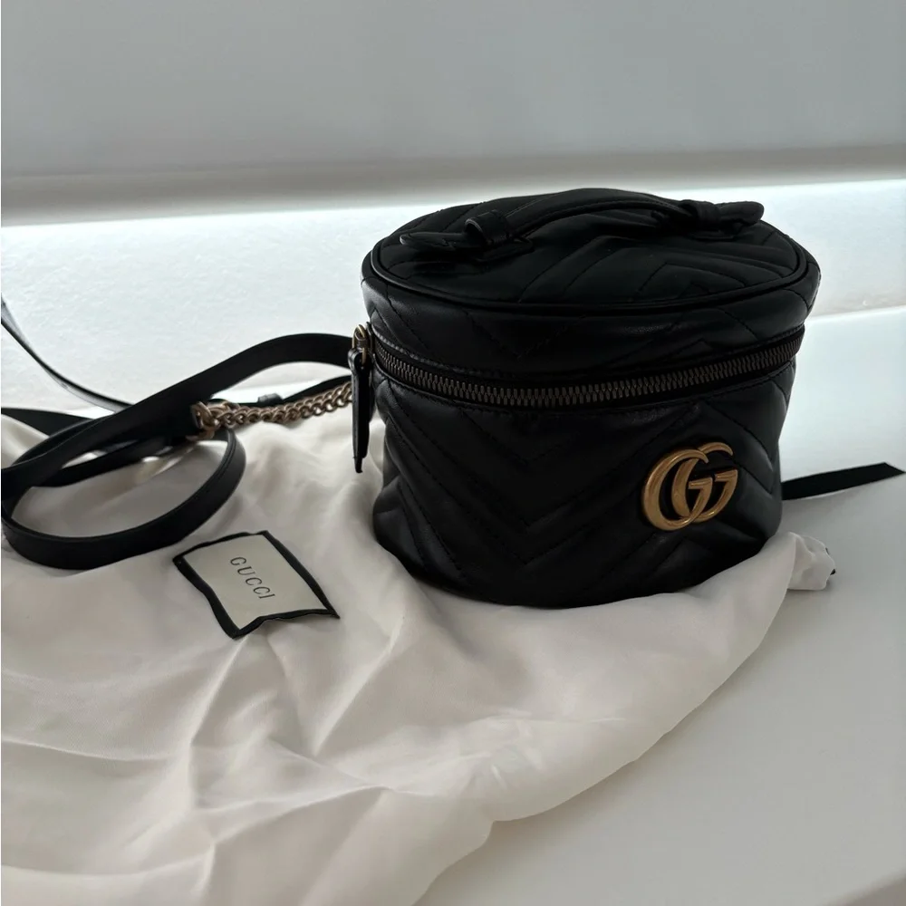 Gucci Black Quilted Crossbody Bag with Gold Accent - Picture 1 of 6